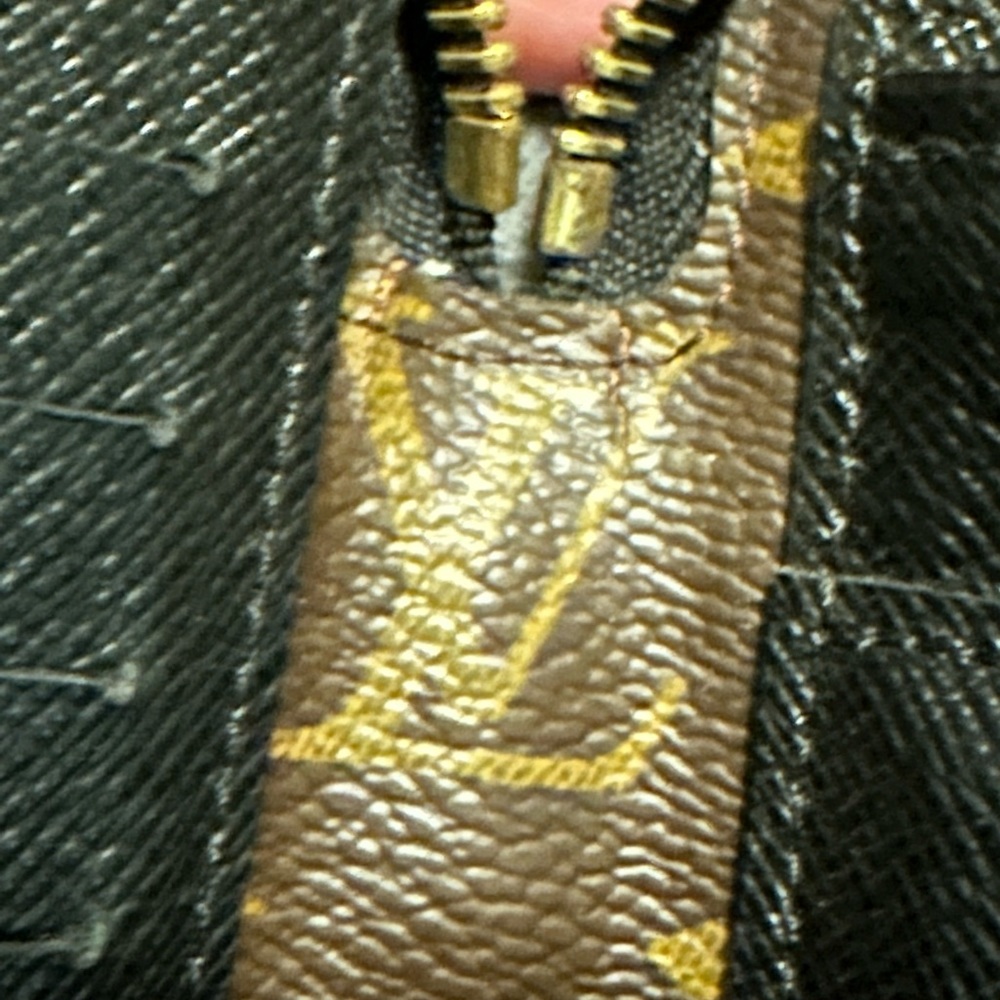 Louis Vuitton Monogram Daily Organizer in Noir - Picture 4 of 12